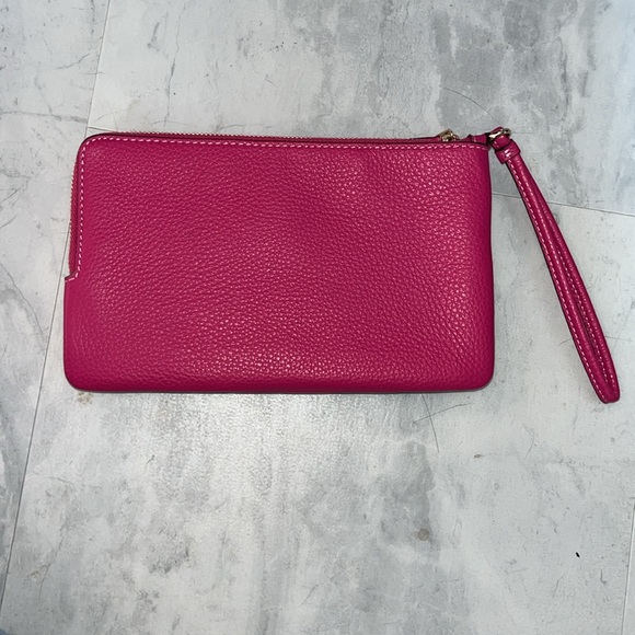 Coach Double zip wristlet large Signature C brown/tan front,fuchsia accents/back - Picture 7 of 17